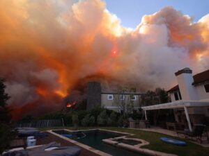 As California wildfires come in, Ben Affleck is evacuated and hastily and tearfully makes his way to his ex-wife Jennifer Garner's house. "Please be safe." Watch and Learn More